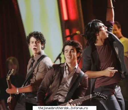 JB pe scena - lav - Jonas Bothers