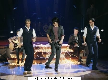 JB pe scena - lav - Jonas Bothers