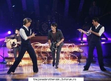 JB pe scena - lav - Jonas Bothers