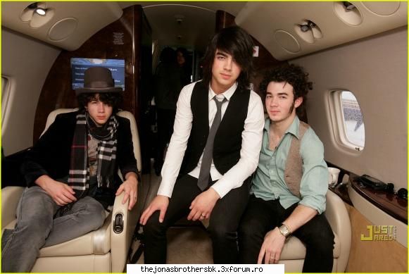 Pictures - lav - Jonas Bothers