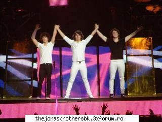 Pictures - lav - Jonas Bothers