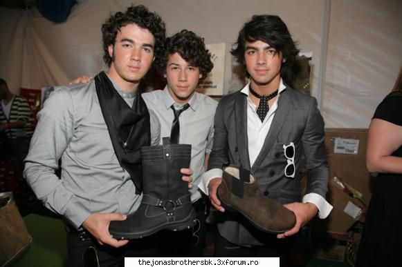 Pictures - lav - Jonas Bothers