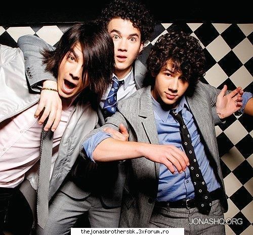 Pictures - lav - Jonas Bothers