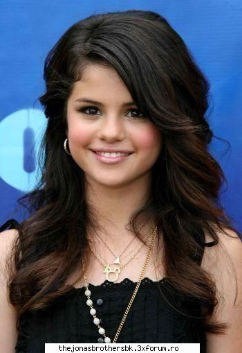 Selena Gomez - lav - Starurile Disney