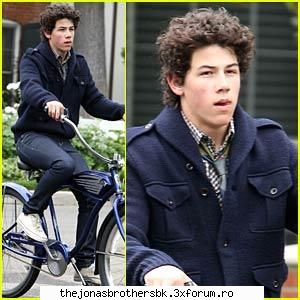 nick pe bicicleta - saya - Nick
